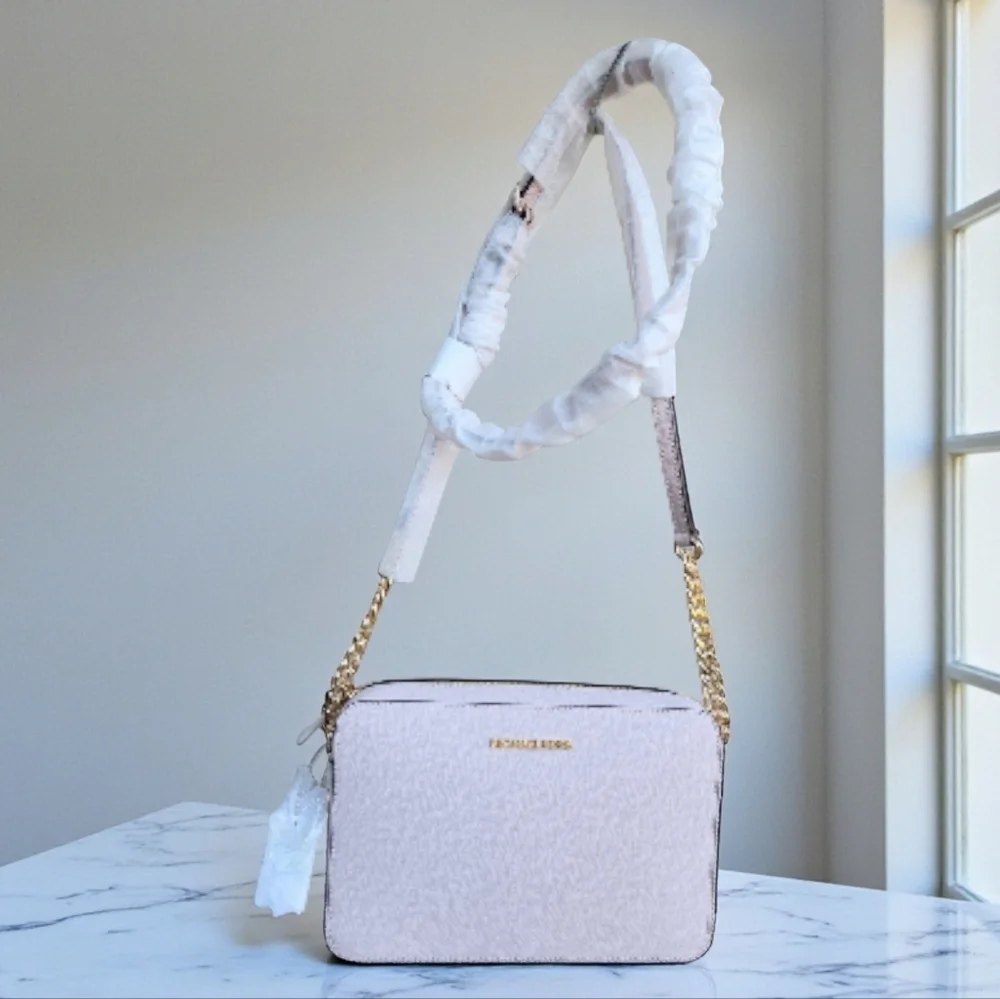Jet Set Large Saffiano Leather Crossbody Bag - Picture 5 of 9